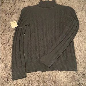 Gray long sleeve turtleneck